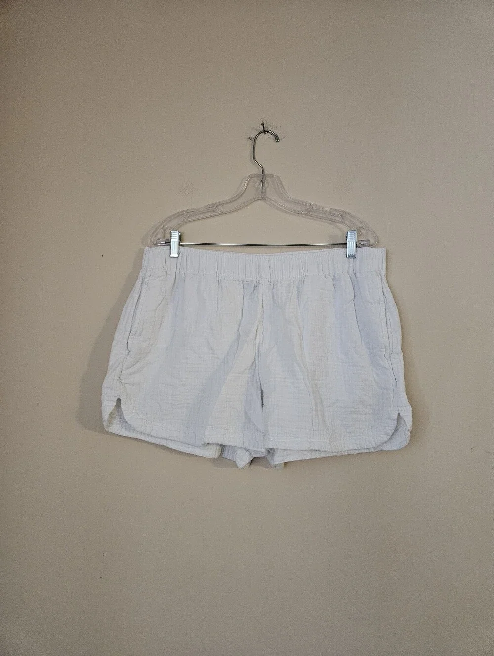 Old Navy White Athletic Lounge Shorts, Size Large